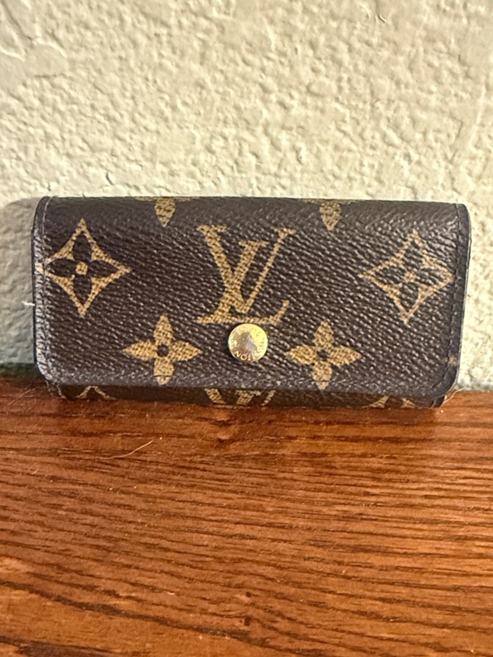 Authentic Louis Vuitton Monogram 4 Key Case Holder CT1116